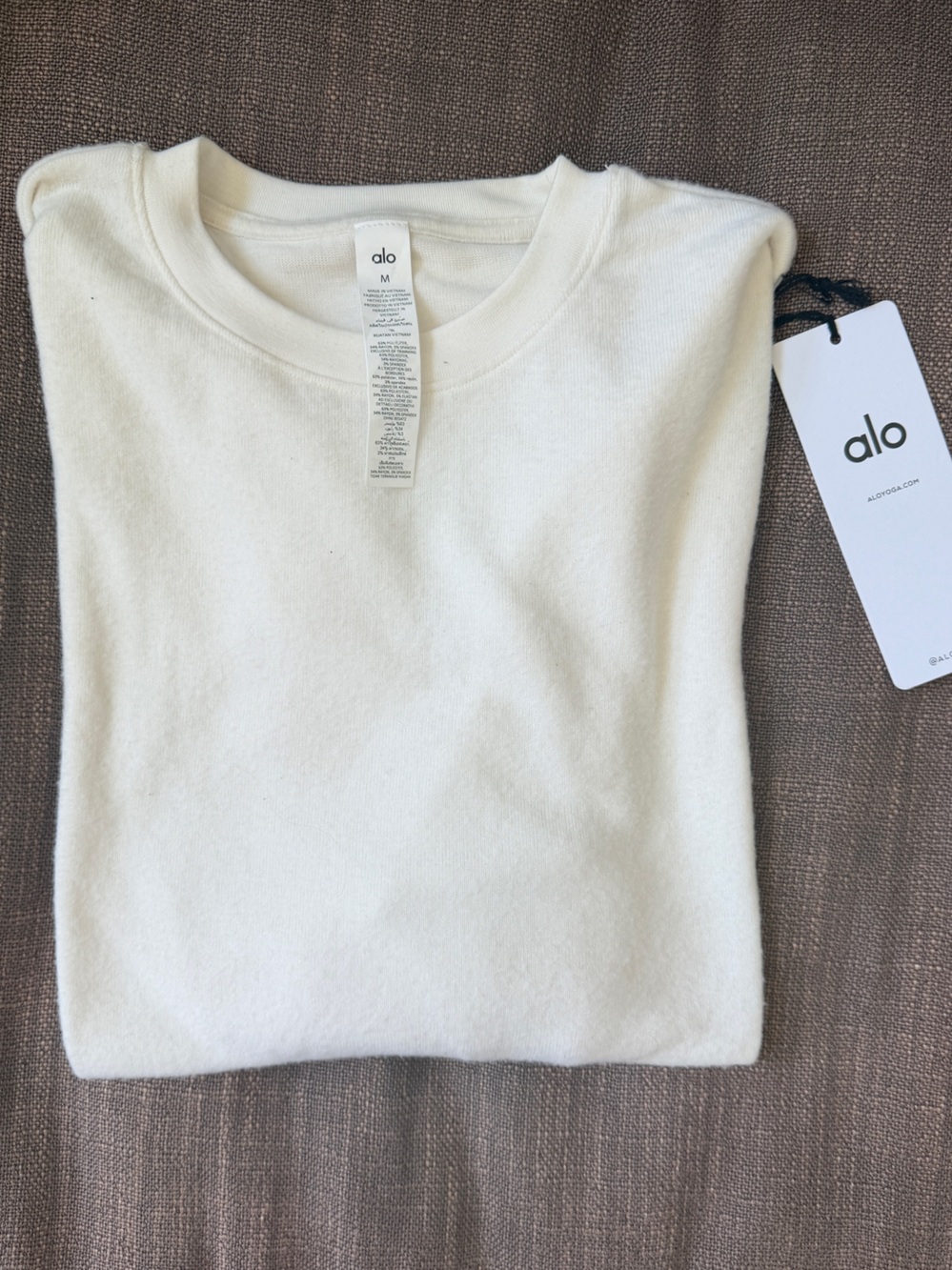 ALO Soho Pullover Yoga Women's Crewneck Sweater in Cream